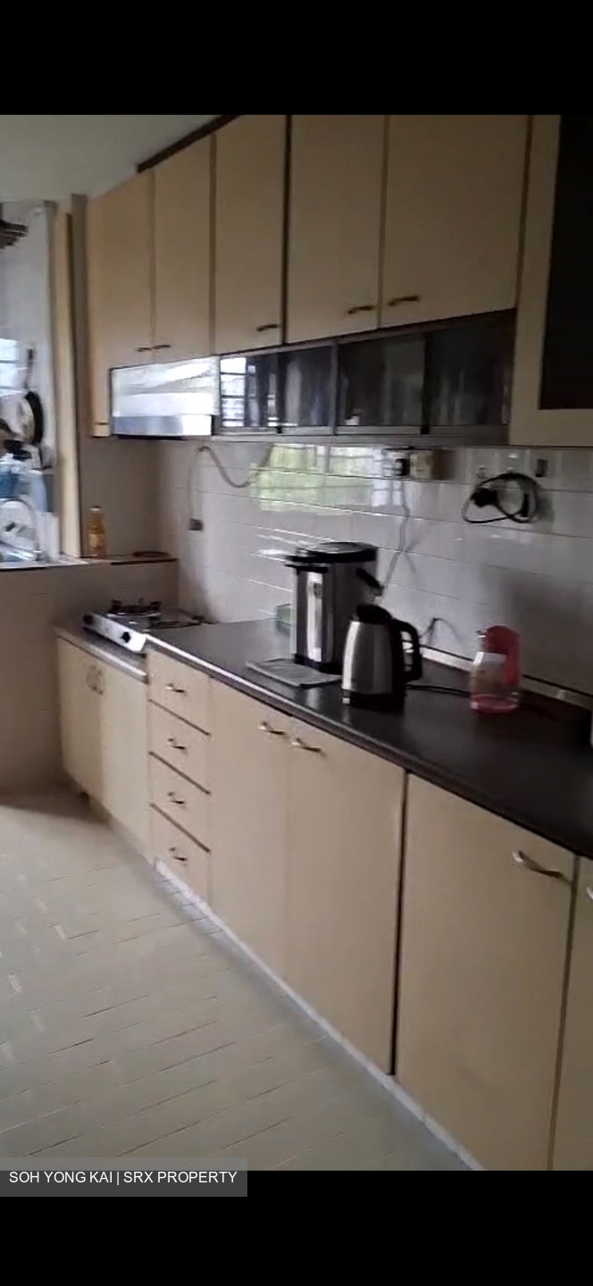 Bukit Batok Central (Bukit Batok),  #614153271